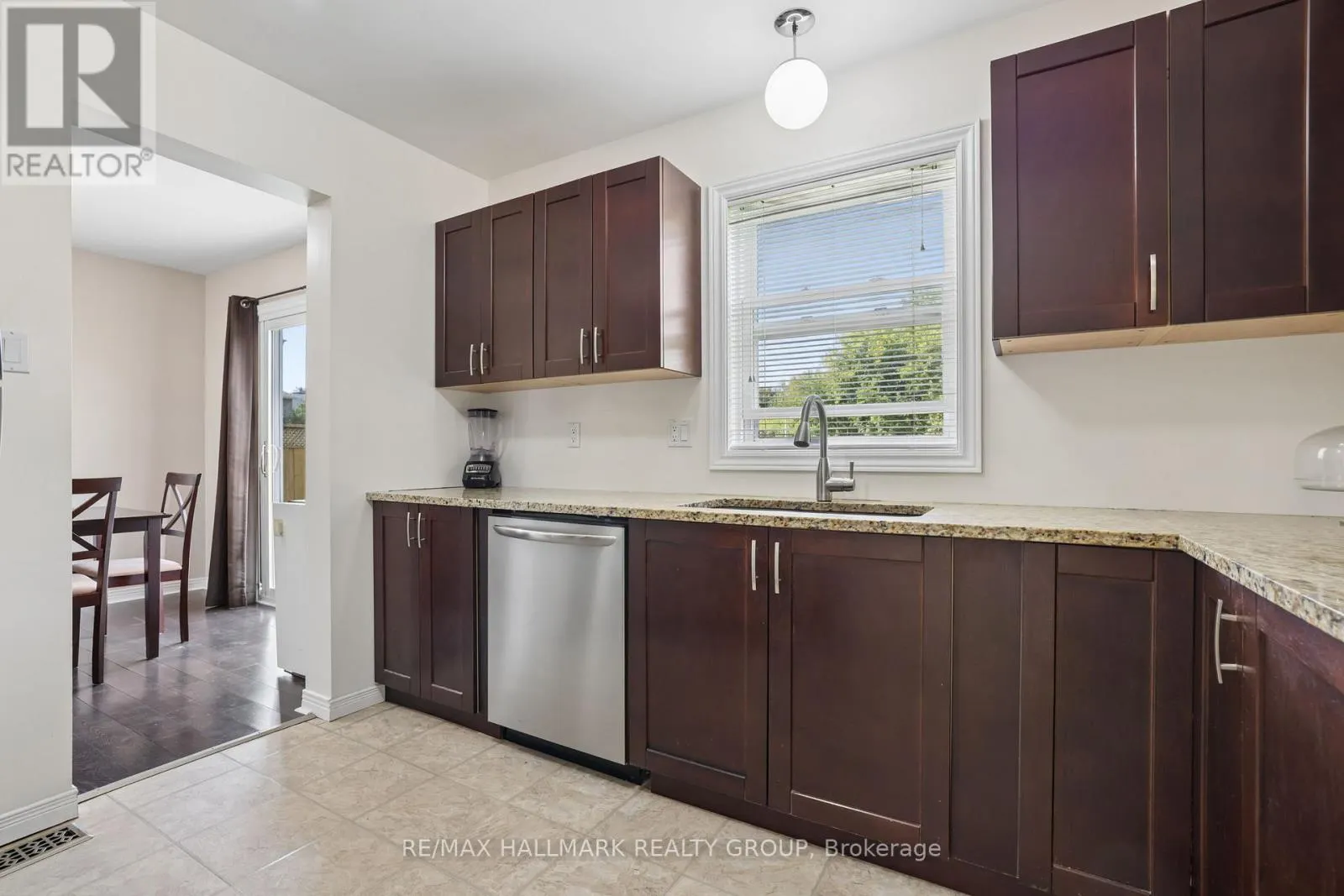 27 BRANDO CRESCENT