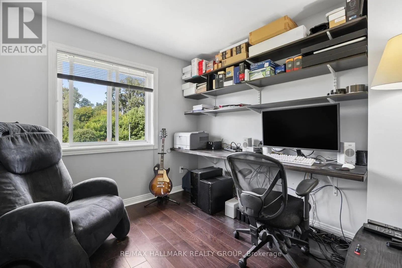27 BRANDO CRESCENT