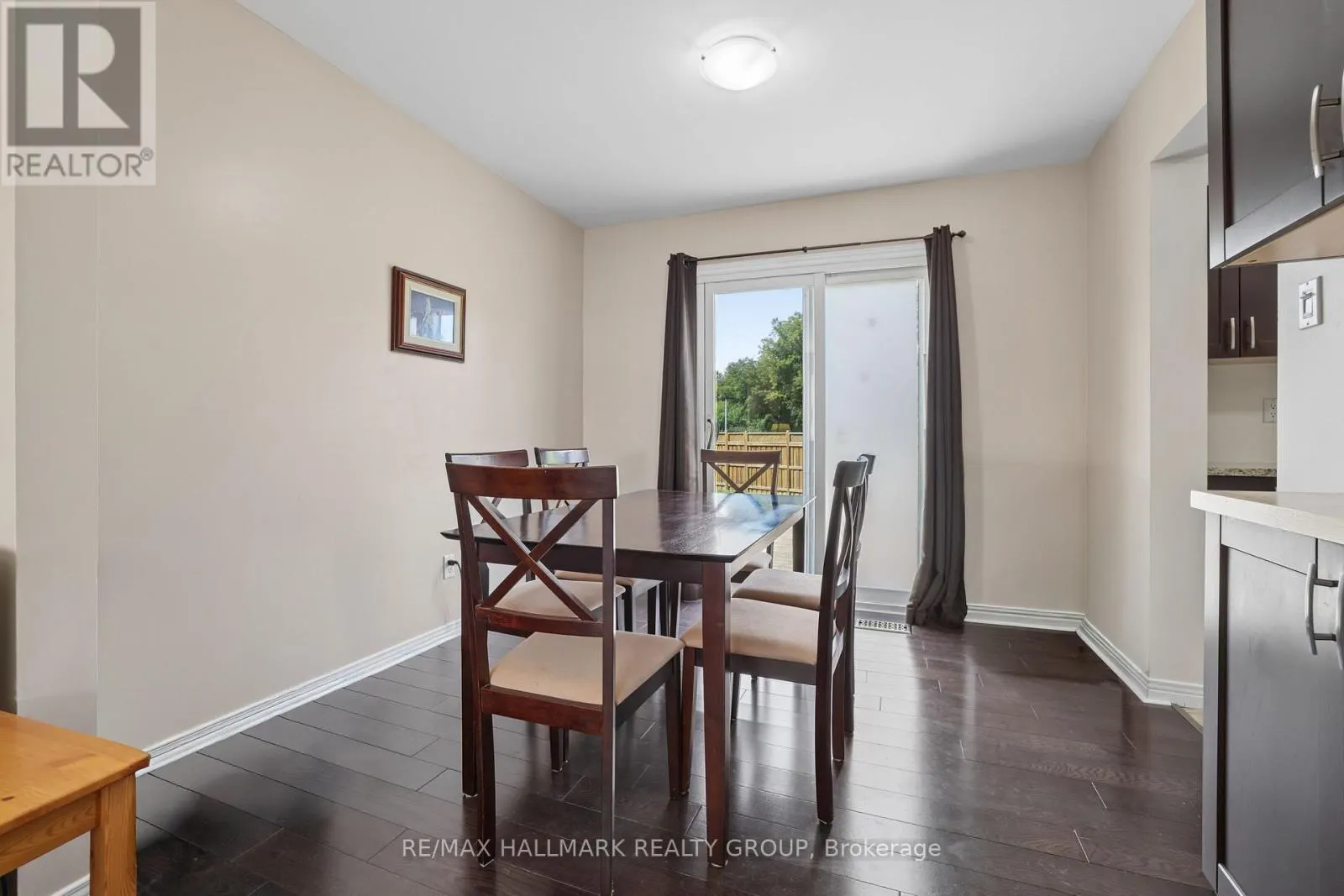 27 BRANDO CRESCENT