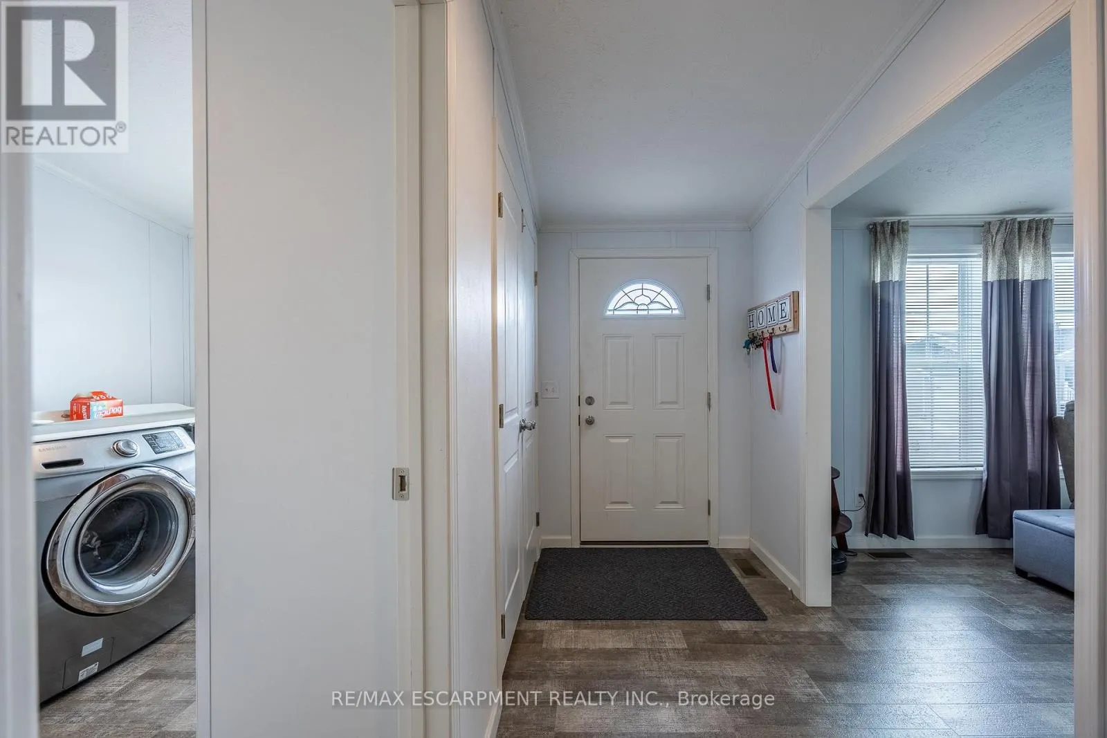 11 HICKORY HOLLOW