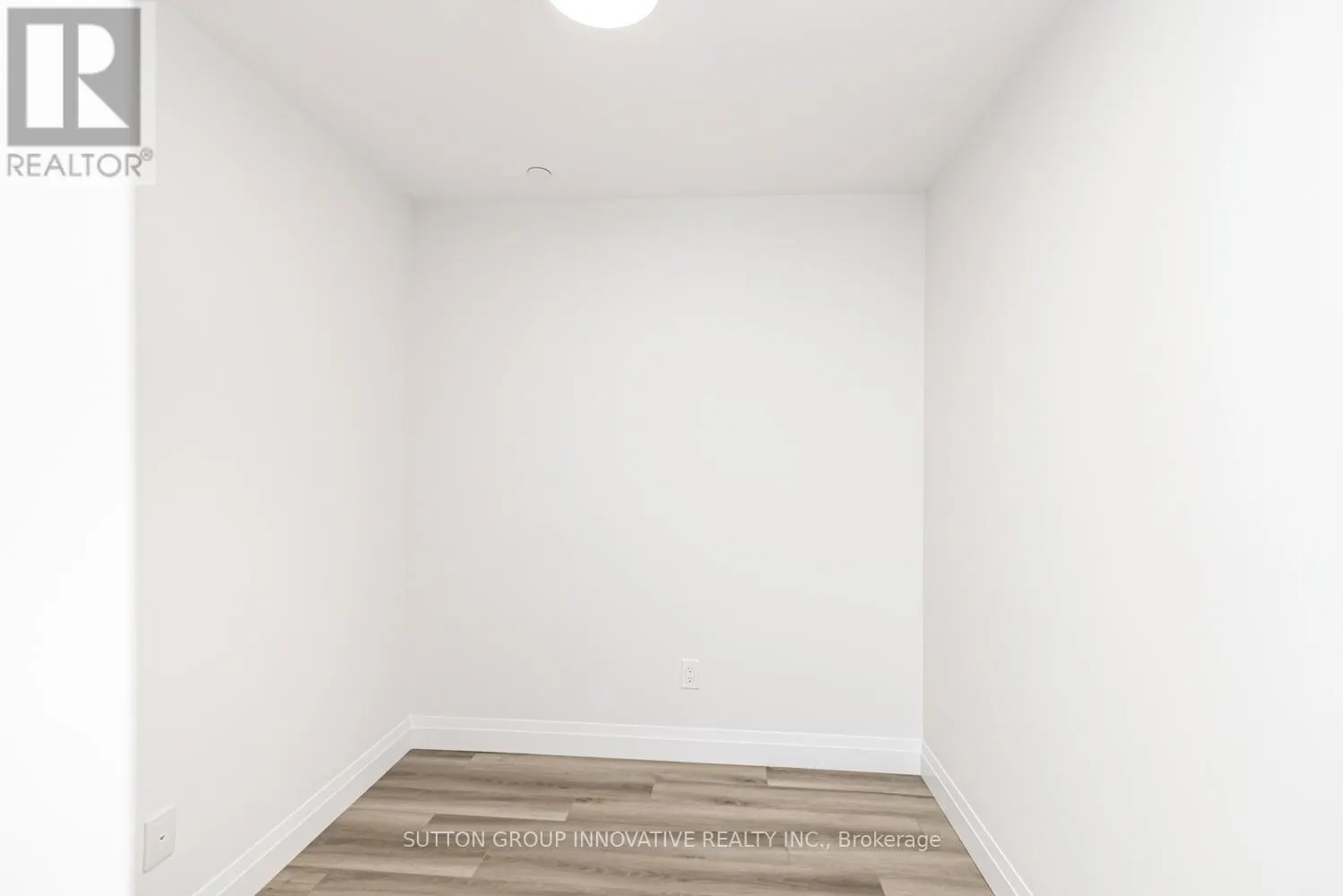 105 - 153 WILSON STREET W