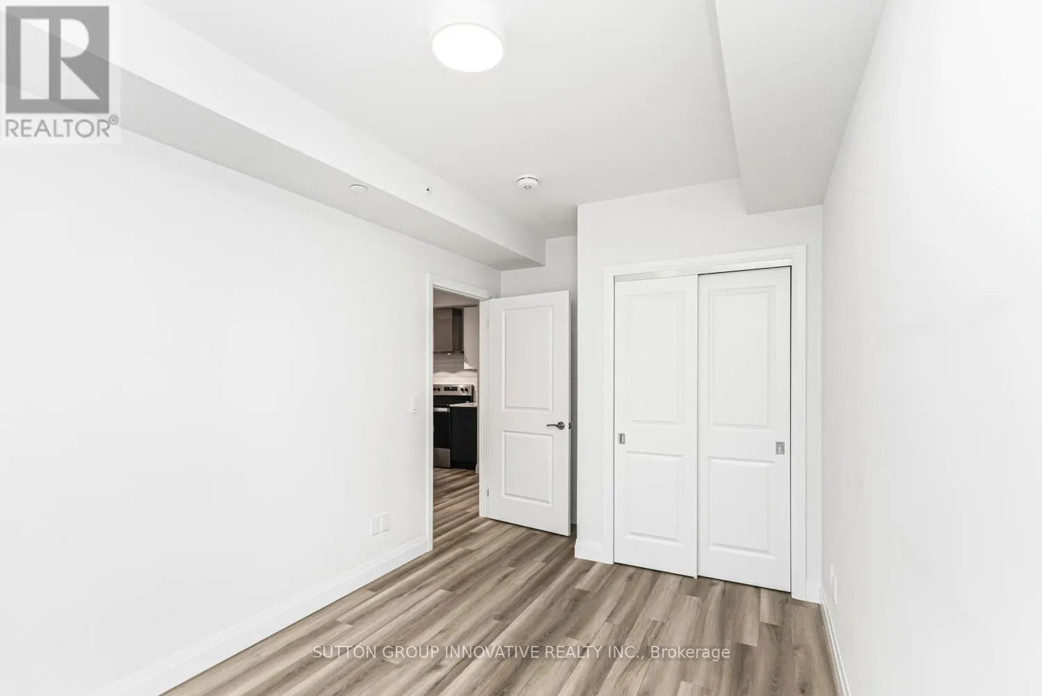105 - 153 WILSON STREET W