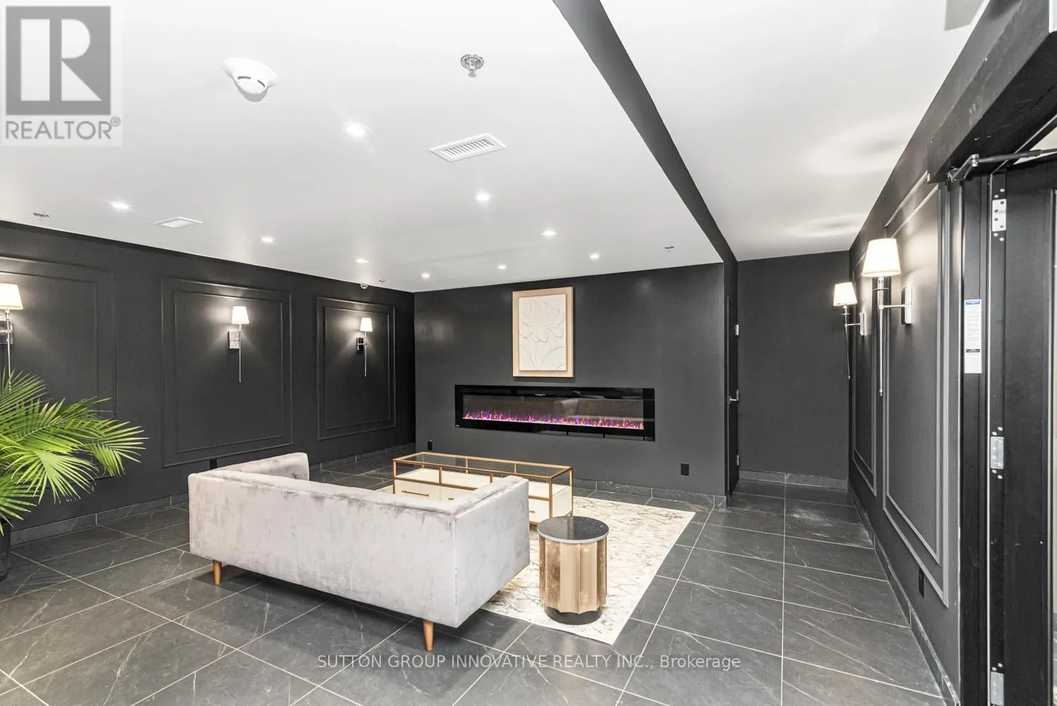 105 - 153 WILSON STREET W