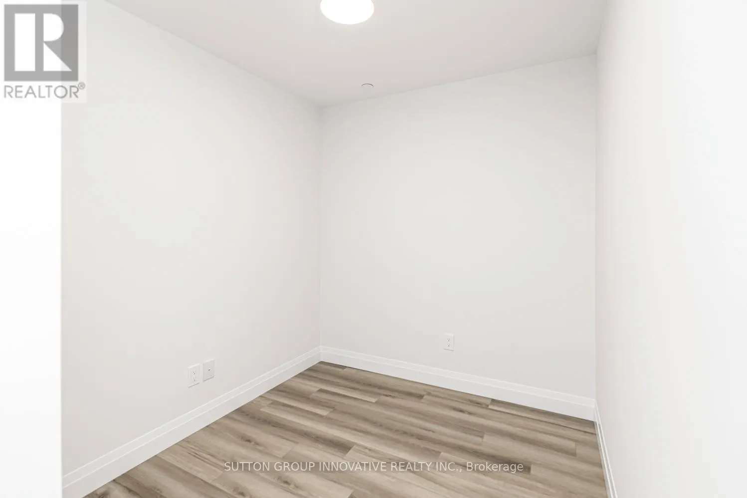 105 - 153 WILSON STREET W