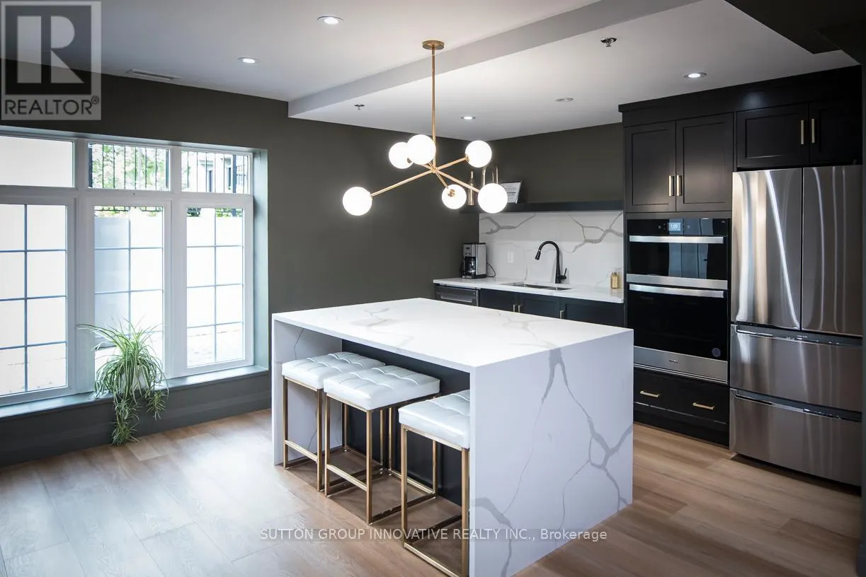 105 - 153 WILSON STREET W