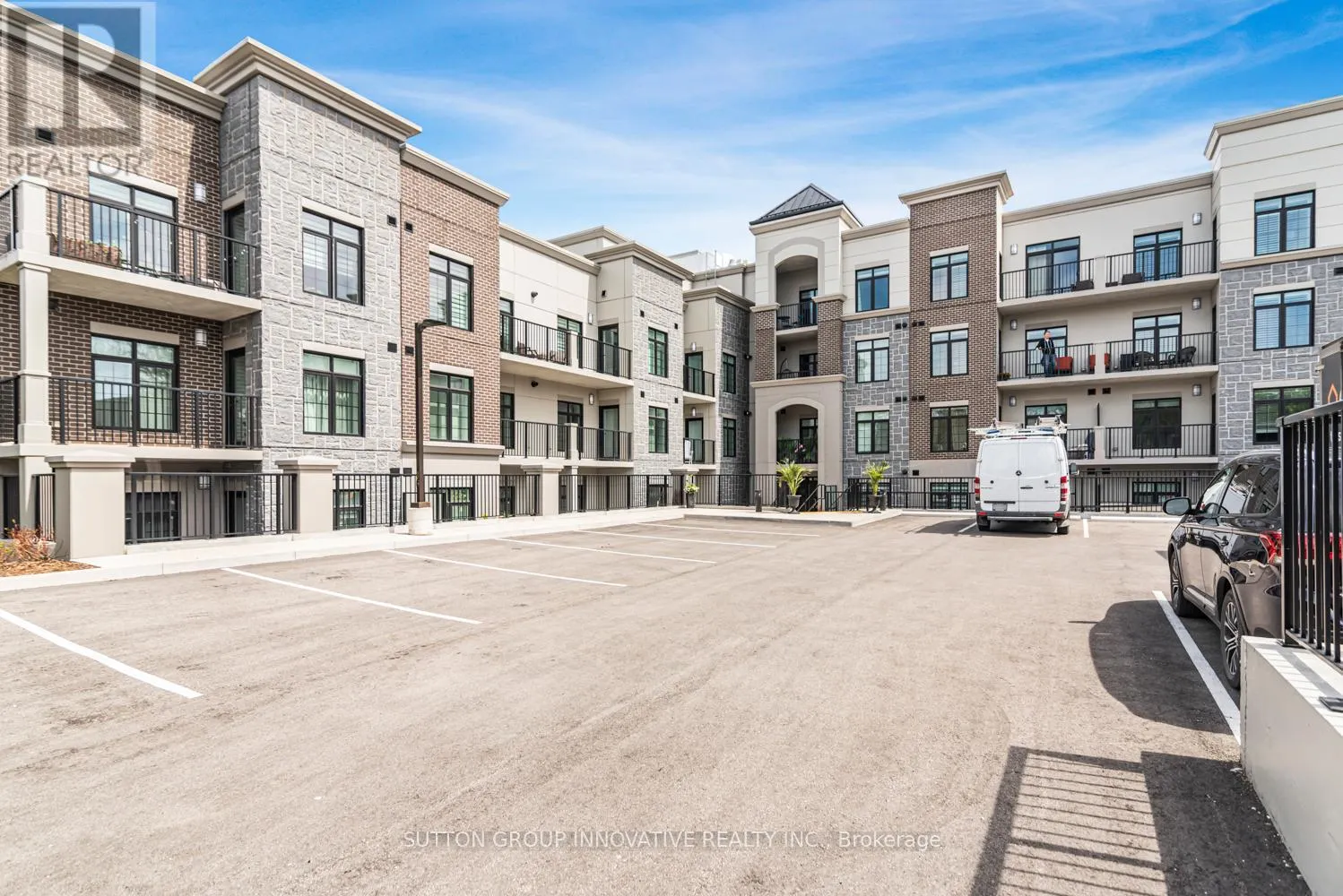 105 - 153 WILSON STREET W