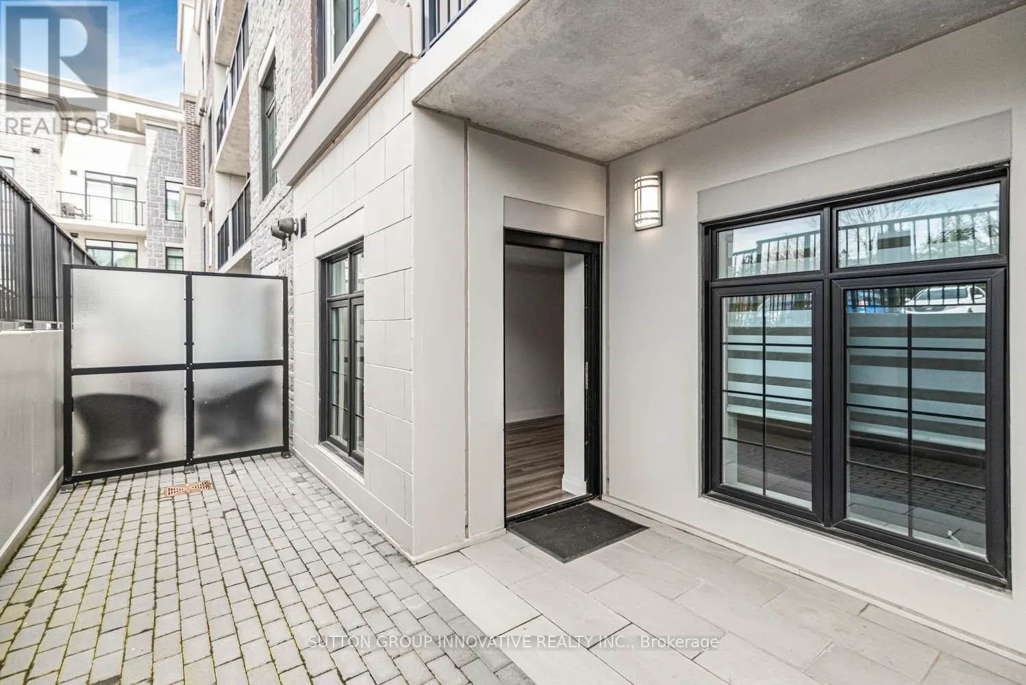 105 - 153 WILSON STREET W