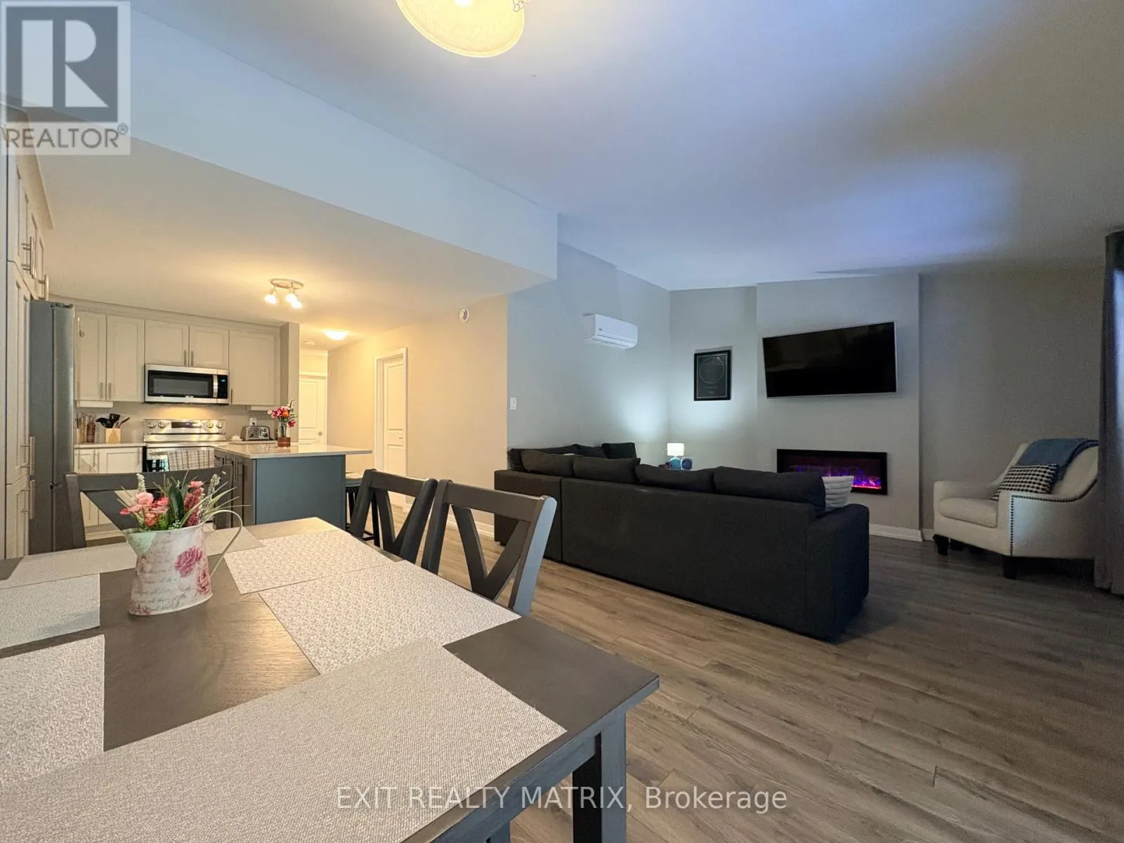 207 - 83 ST MORITZ TRAIL