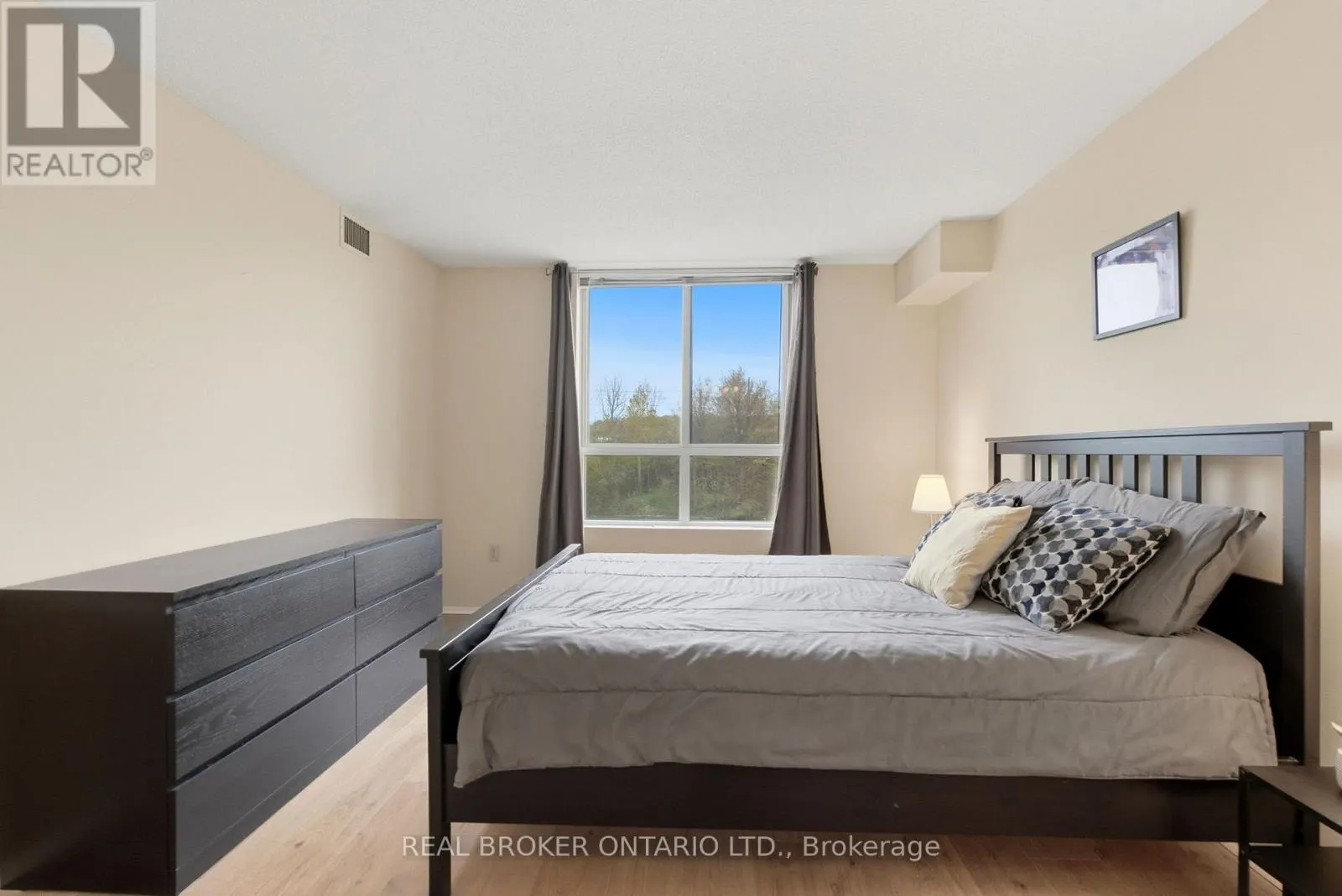 215 - 30 BLUE SPRINGS DRIVE