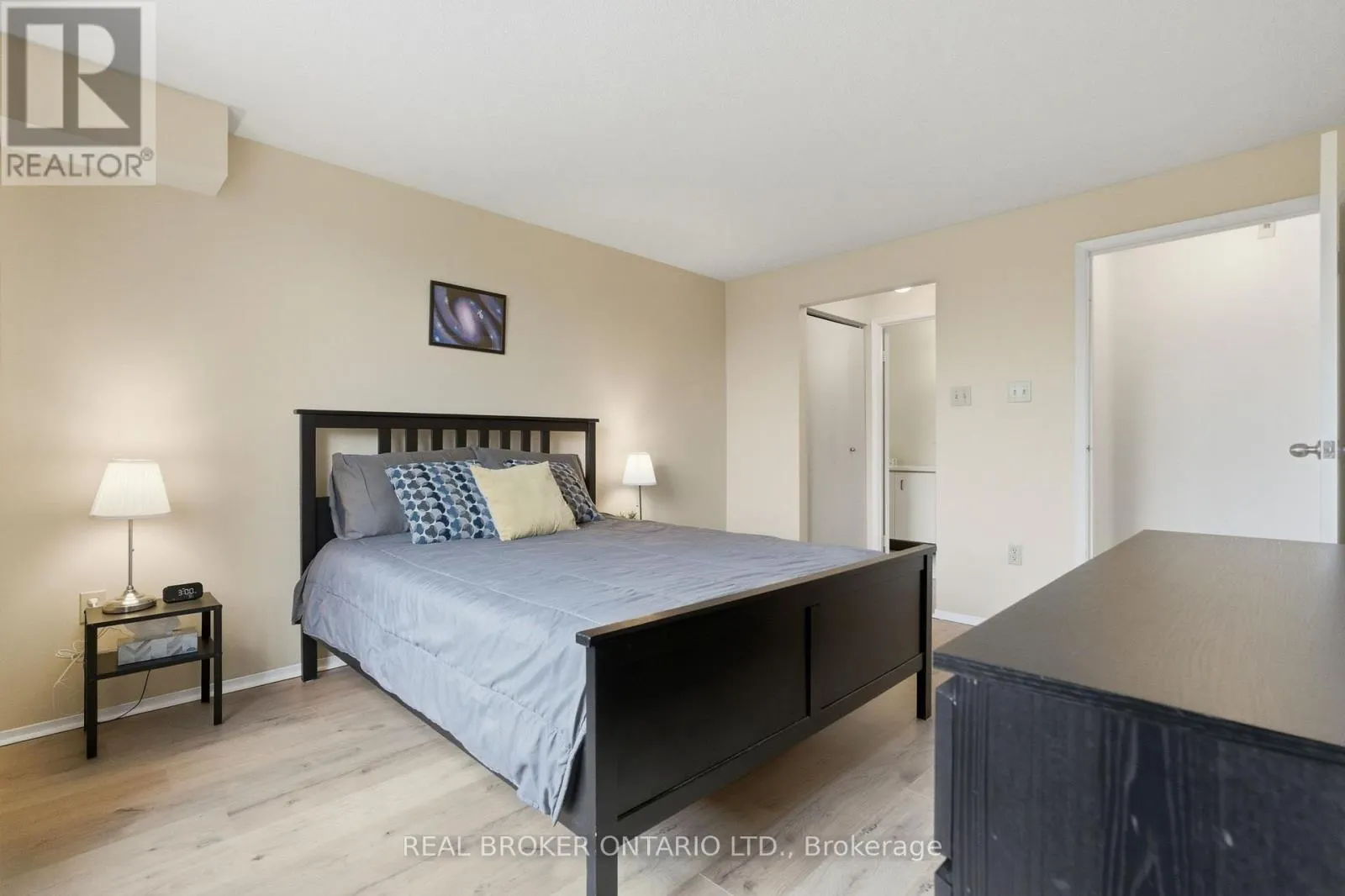 215 - 30 BLUE SPRINGS DRIVE