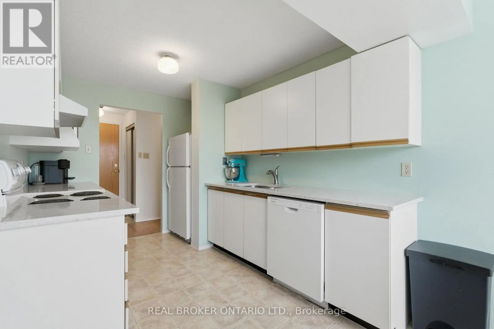 215 - 30 BLUE SPRINGS DRIVE