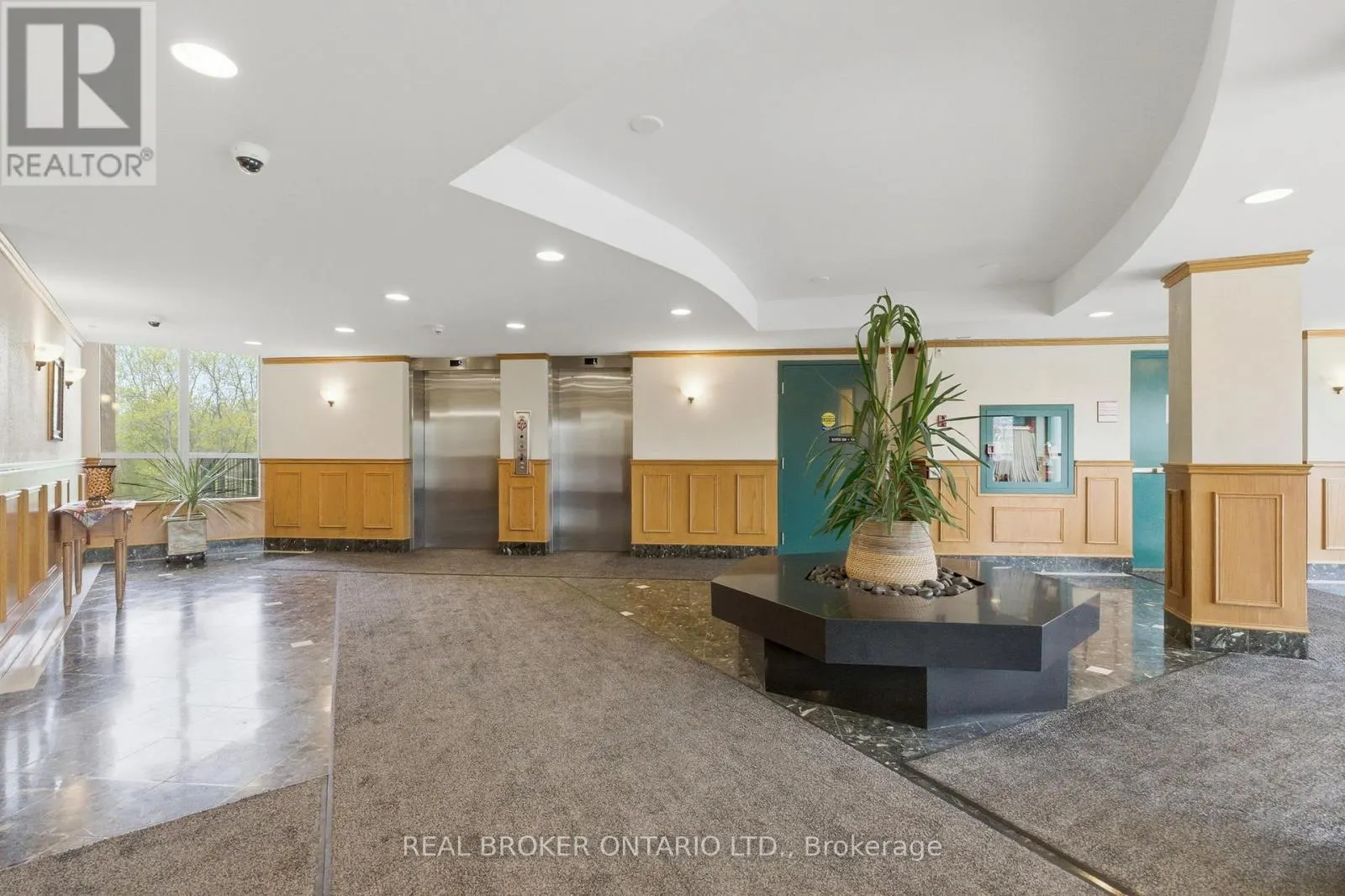 215 - 30 BLUE SPRINGS DRIVE