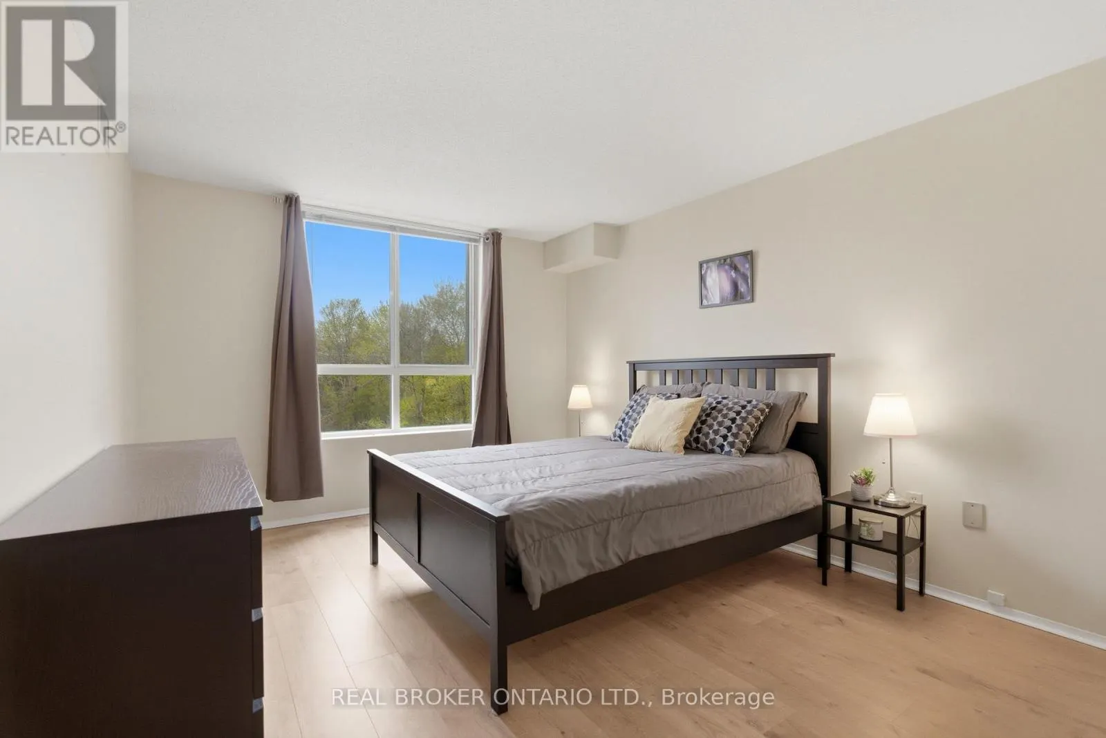 215 - 30 BLUE SPRINGS DRIVE