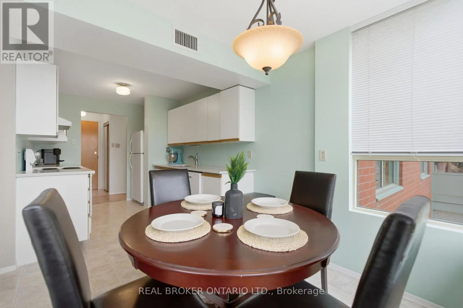 215 - 30 BLUE SPRINGS DRIVE