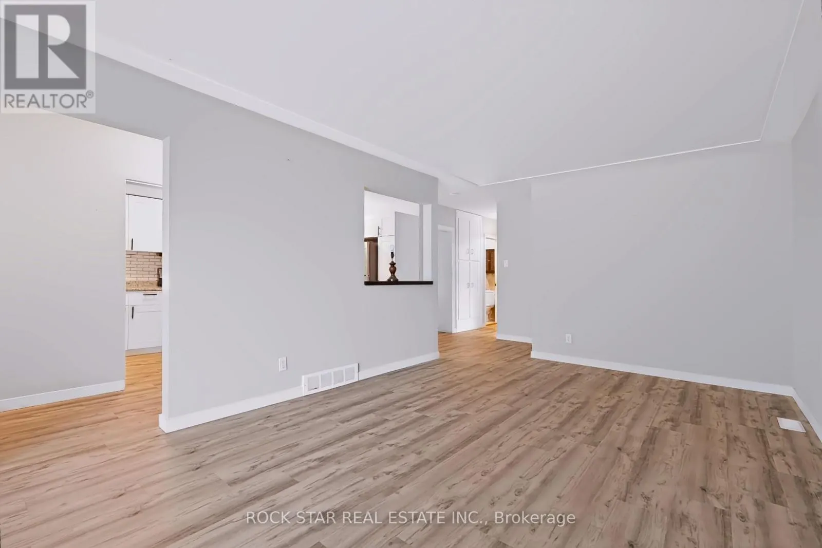 82 FRANKLIN STREET N