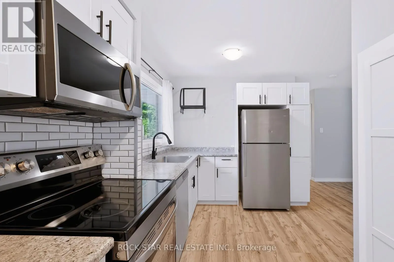 82 FRANKLIN STREET N