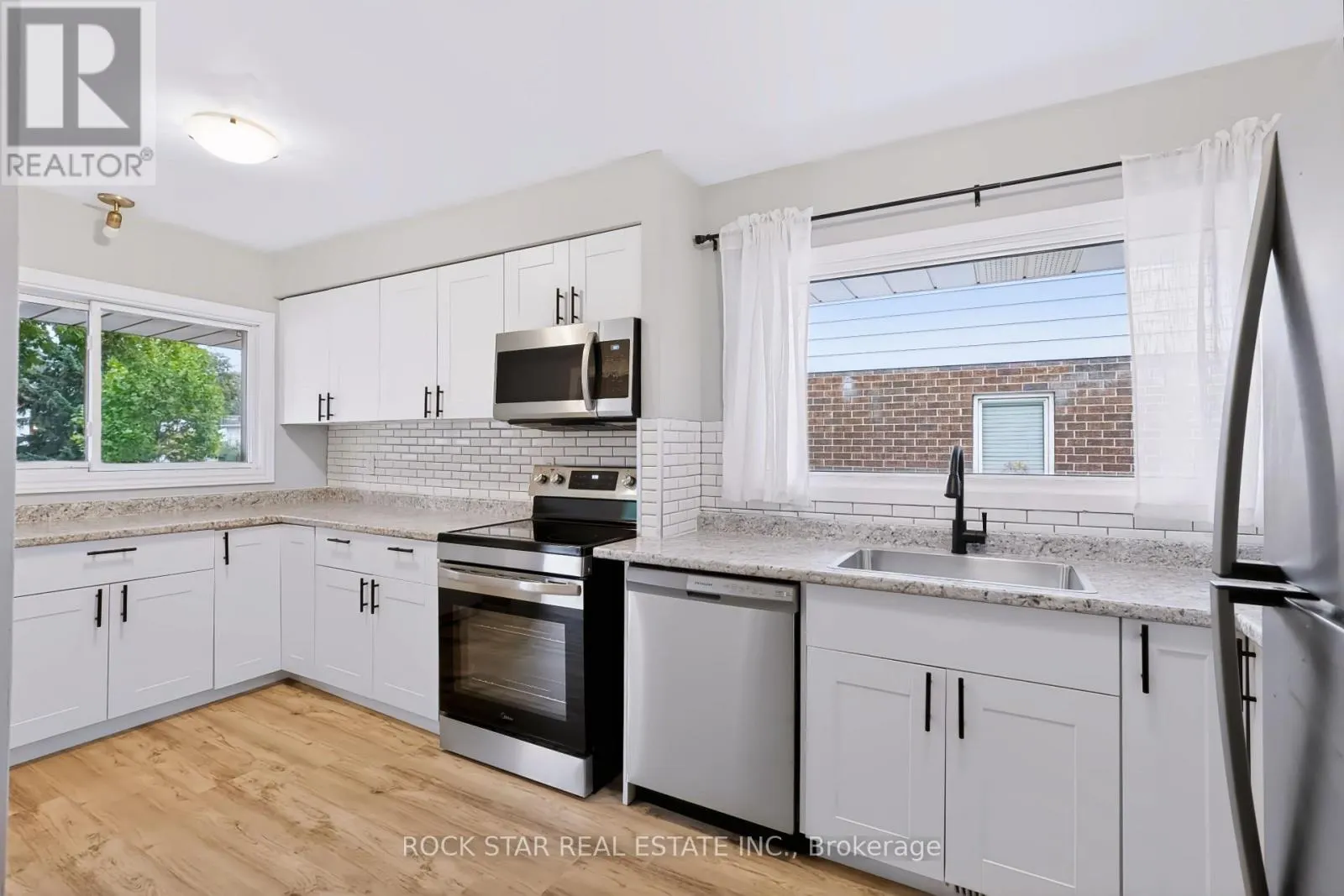82 FRANKLIN STREET N