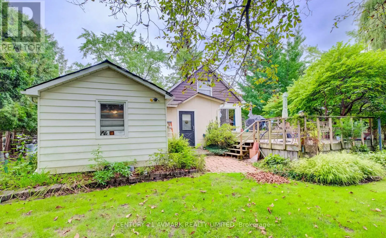 803 FOSS ROAD