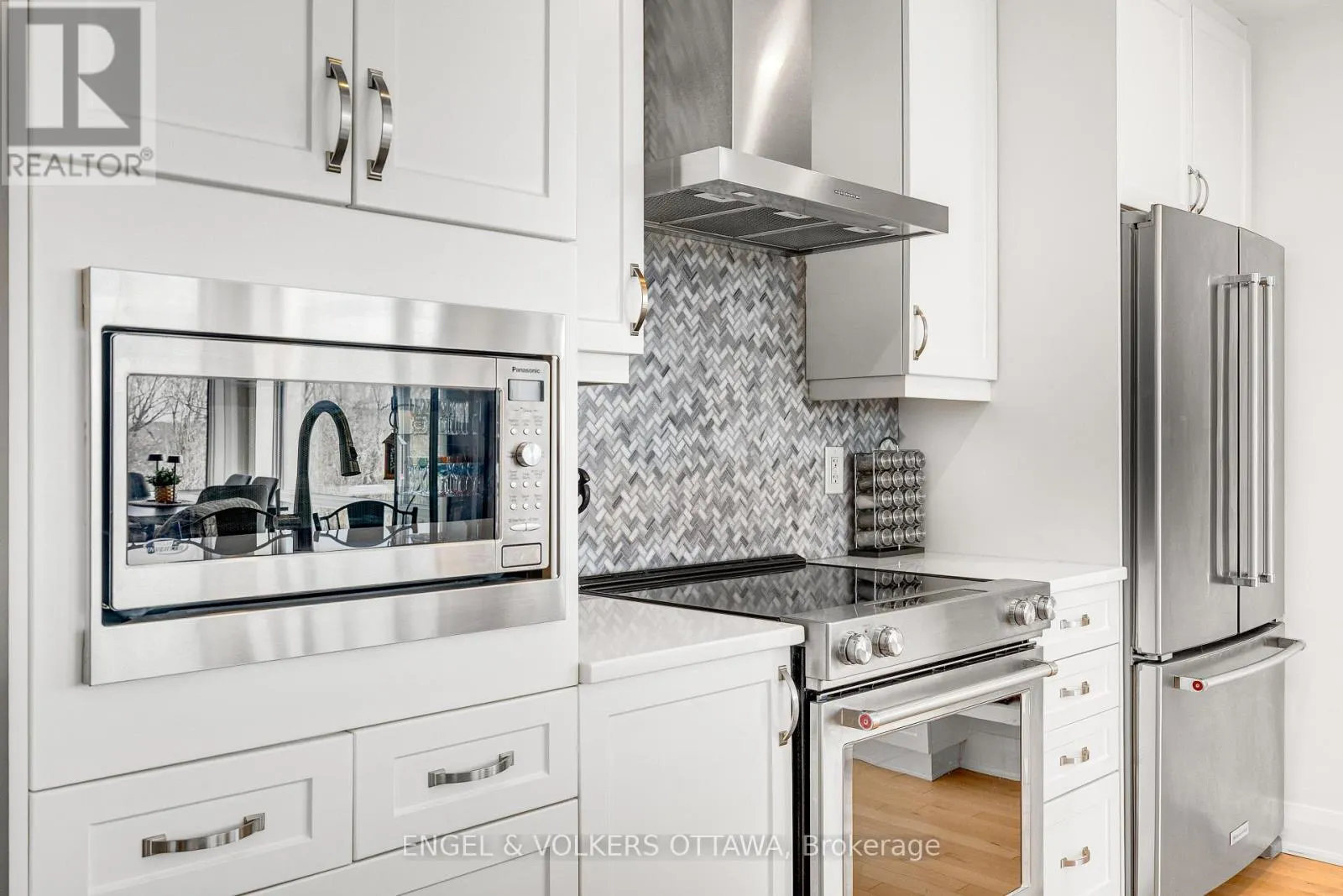 402 - 110 CORTILE PRIVATE