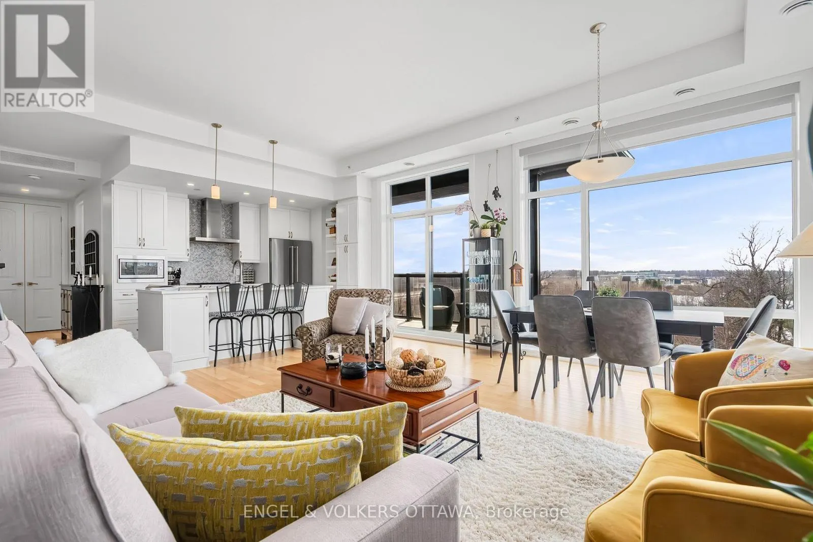 402 - 110 CORTILE PRIVATE