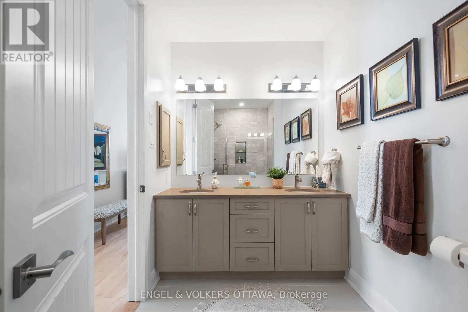 402 - 110 CORTILE PRIVATE