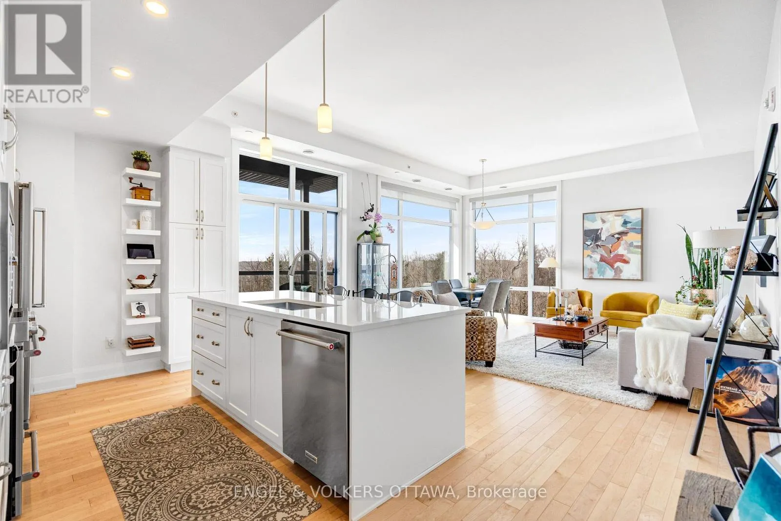 402 - 110 CORTILE PRIVATE