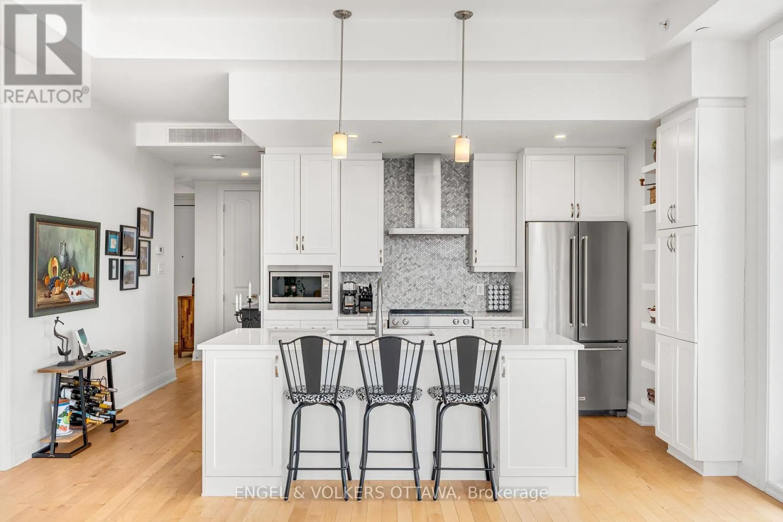 402 - 110 CORTILE PRIVATE