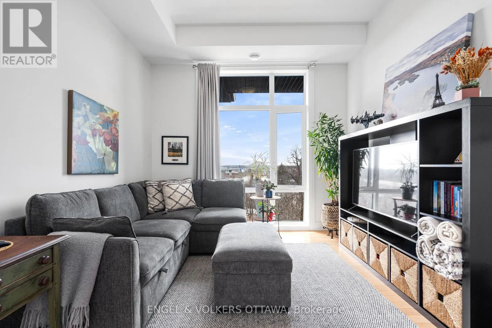 402 - 110 CORTILE PRIVATE