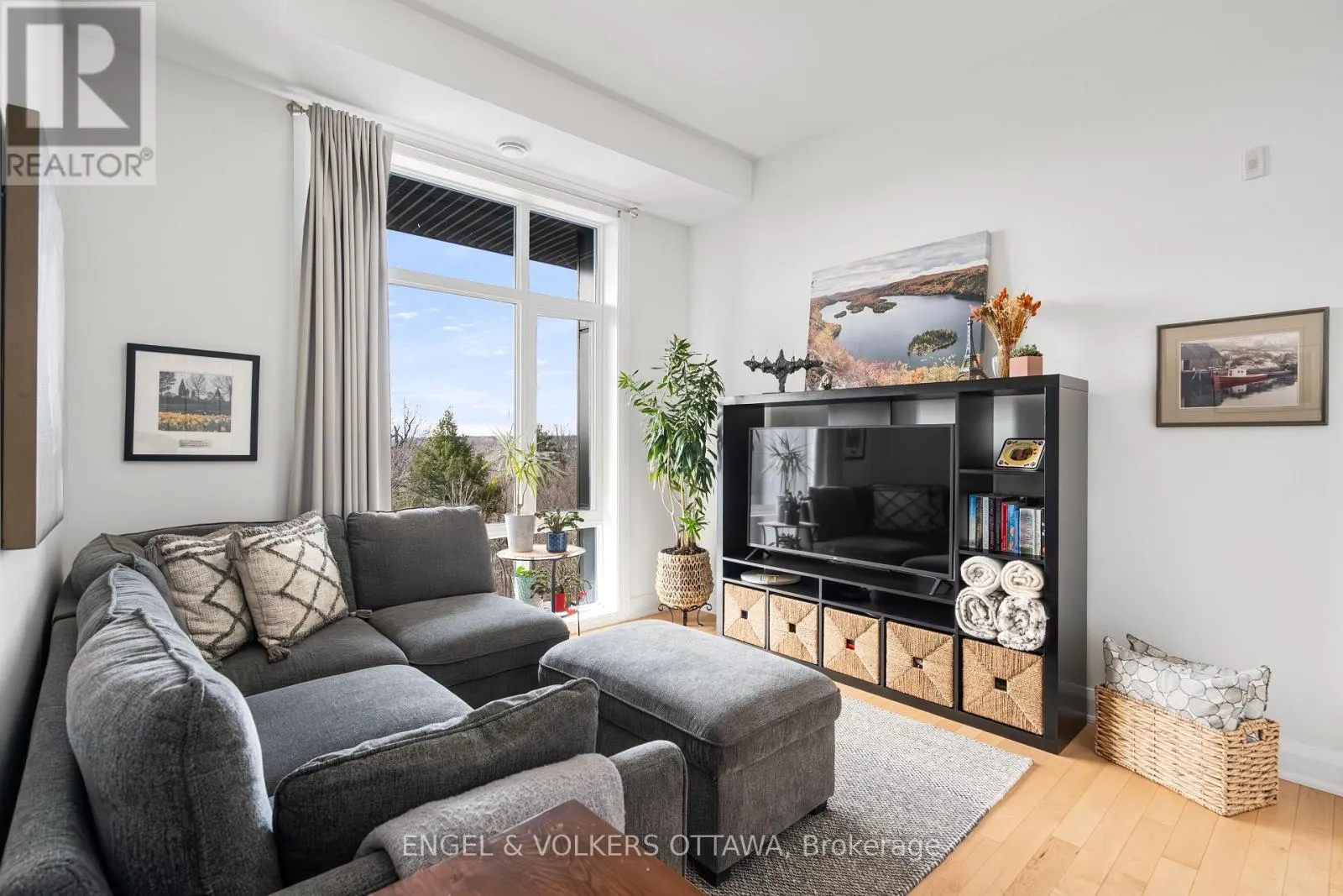 402 - 110 CORTILE PRIVATE