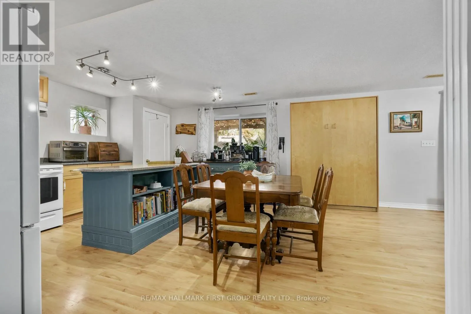 23 HUFFMAN AVENUE