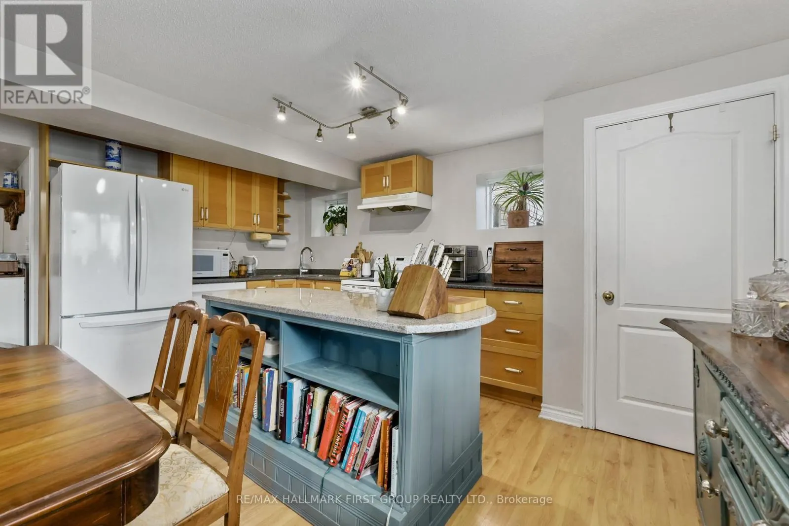 23 HUFFMAN AVENUE