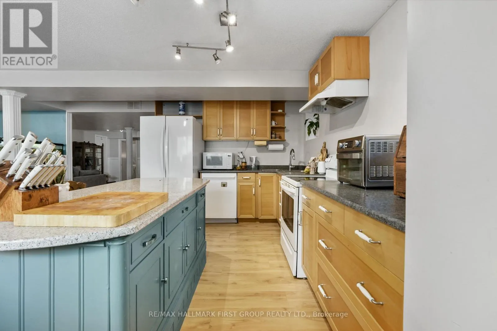 23 HUFFMAN AVENUE