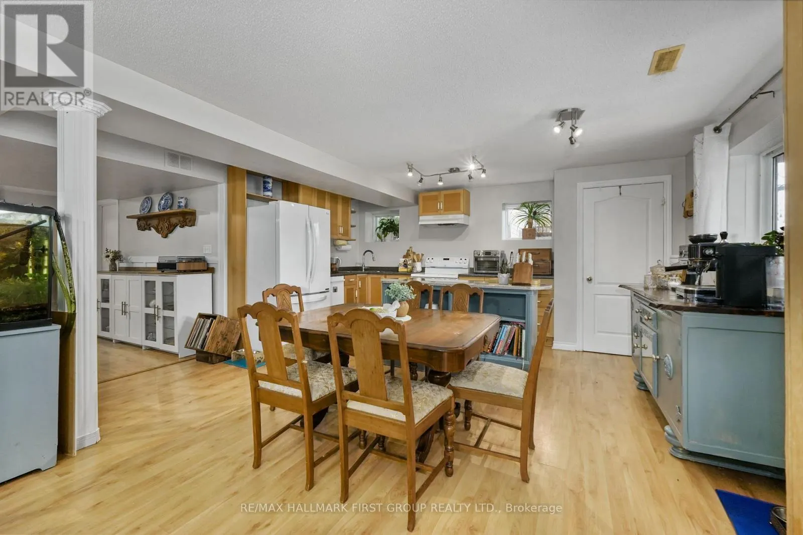 23 HUFFMAN AVENUE