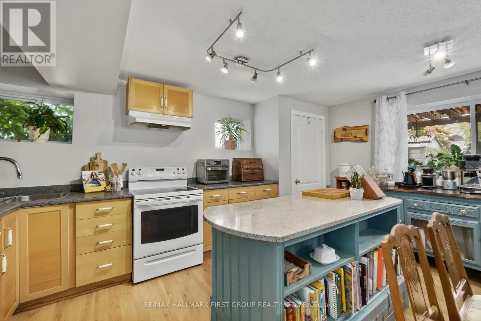 23 HUFFMAN AVENUE