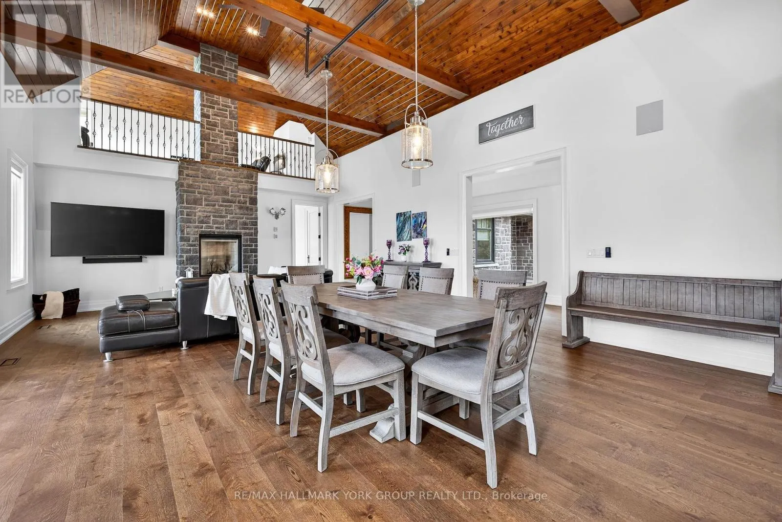 10 GRILLS ROAD