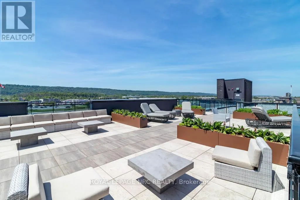 412 - 10 CONCORD PLACE #412