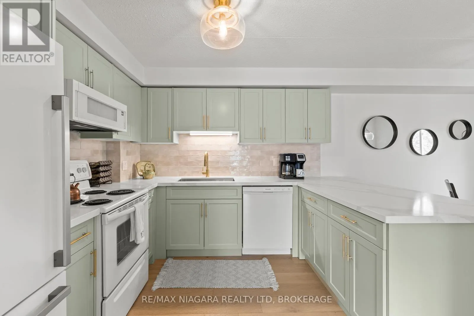 403 - 61 PAFFARD STREET #403