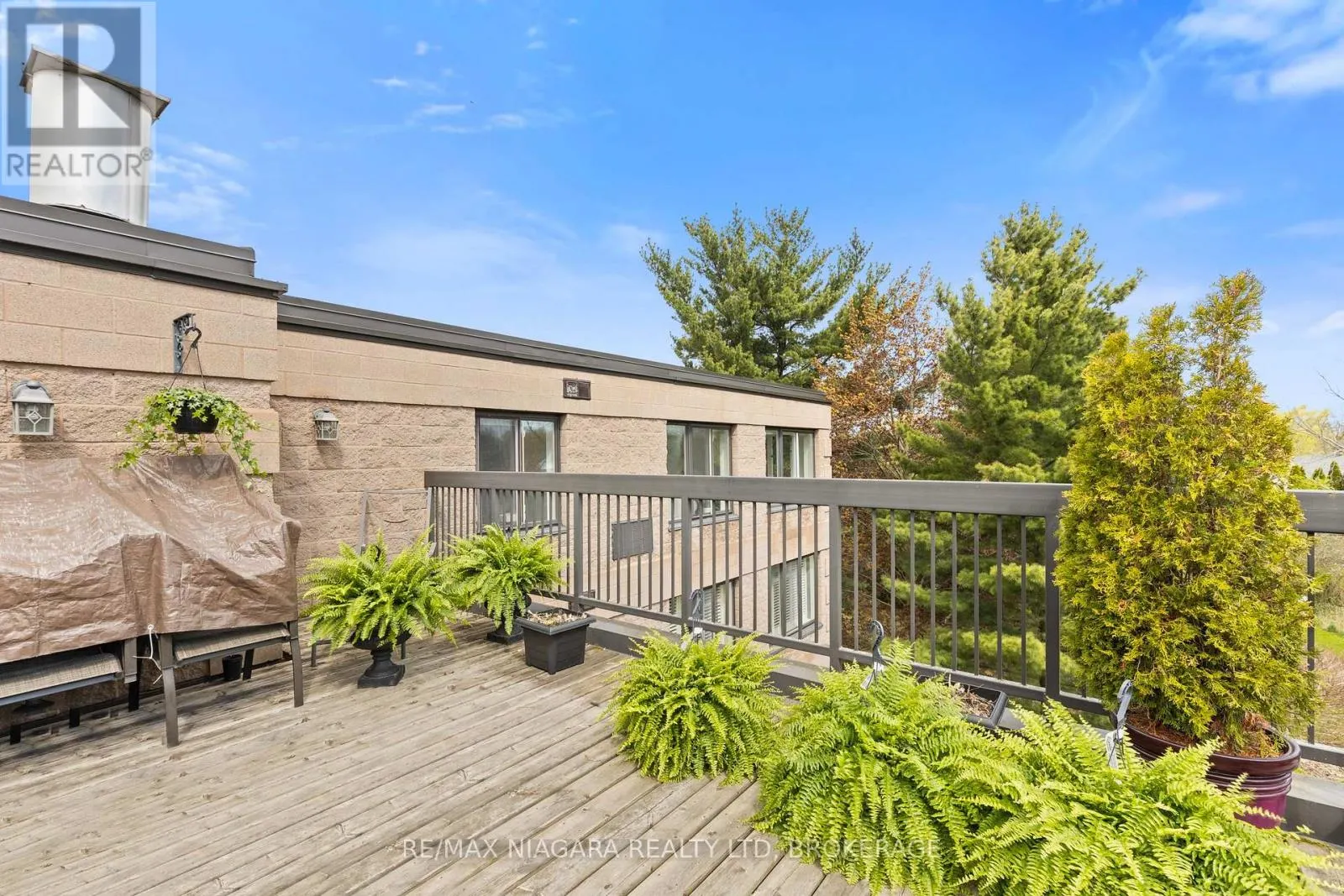 403 - 61 PAFFARD STREET #403