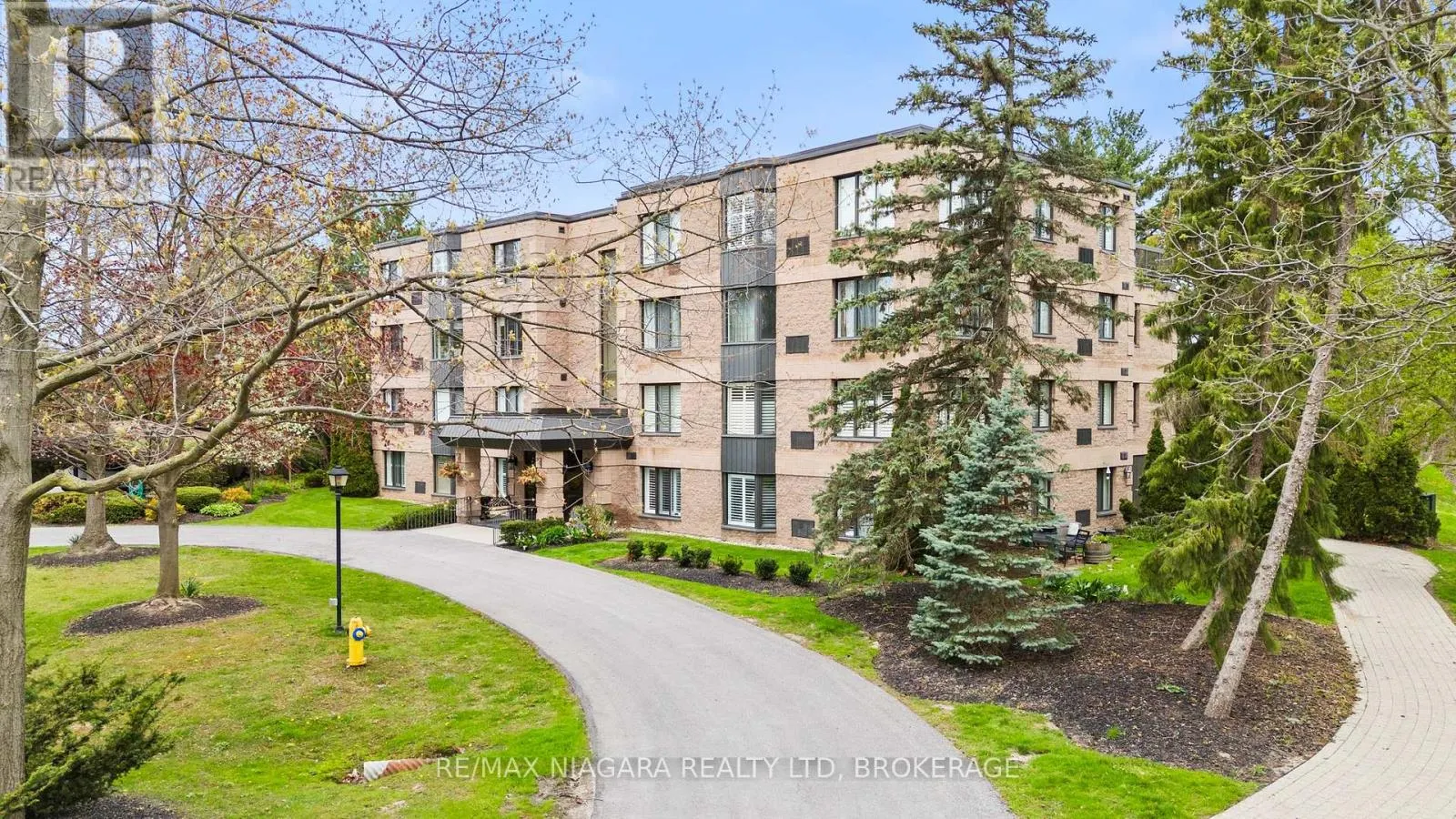 403 - 61 PAFFARD STREET #403