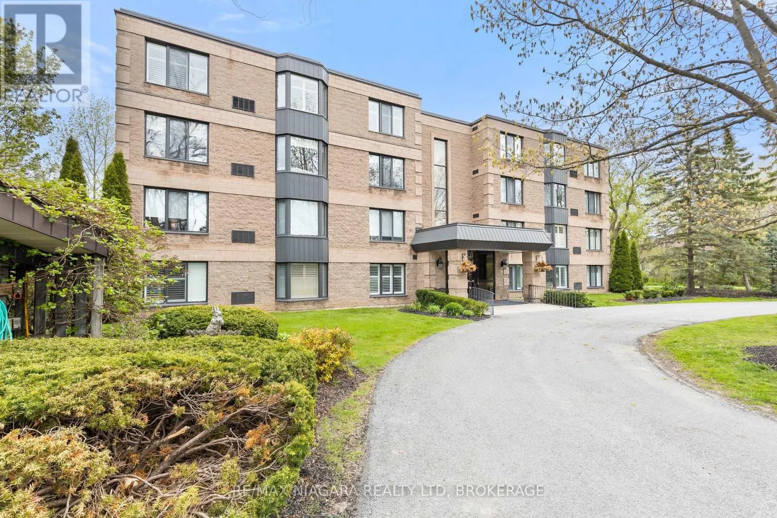 403 - 61 PAFFARD STREET #403