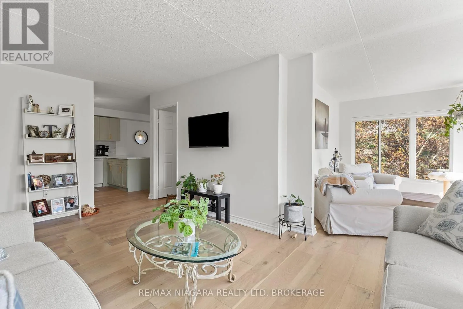 403 - 61 PAFFARD STREET #403