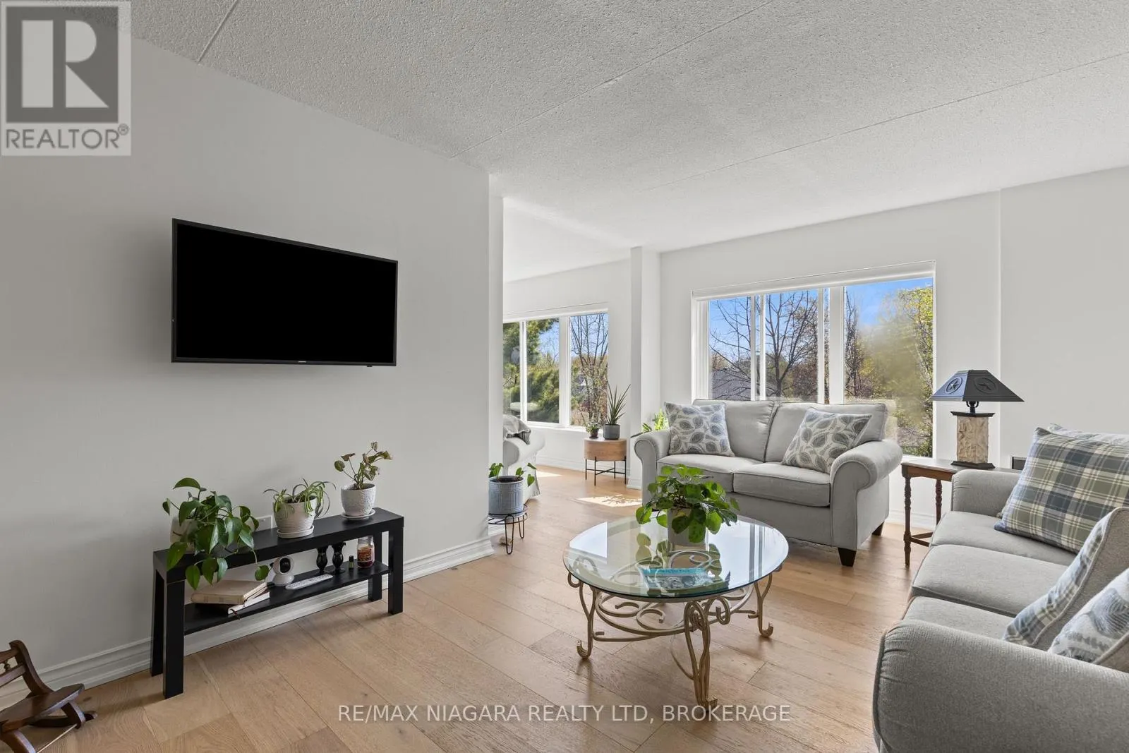 403 - 61 PAFFARD STREET #403