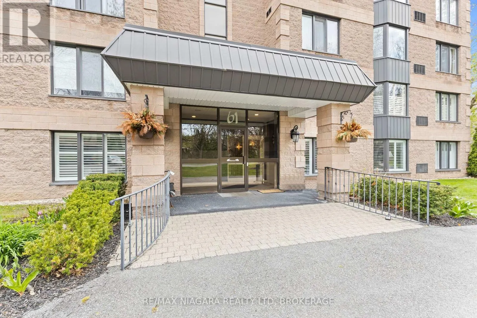 403 - 61 PAFFARD STREET #403
