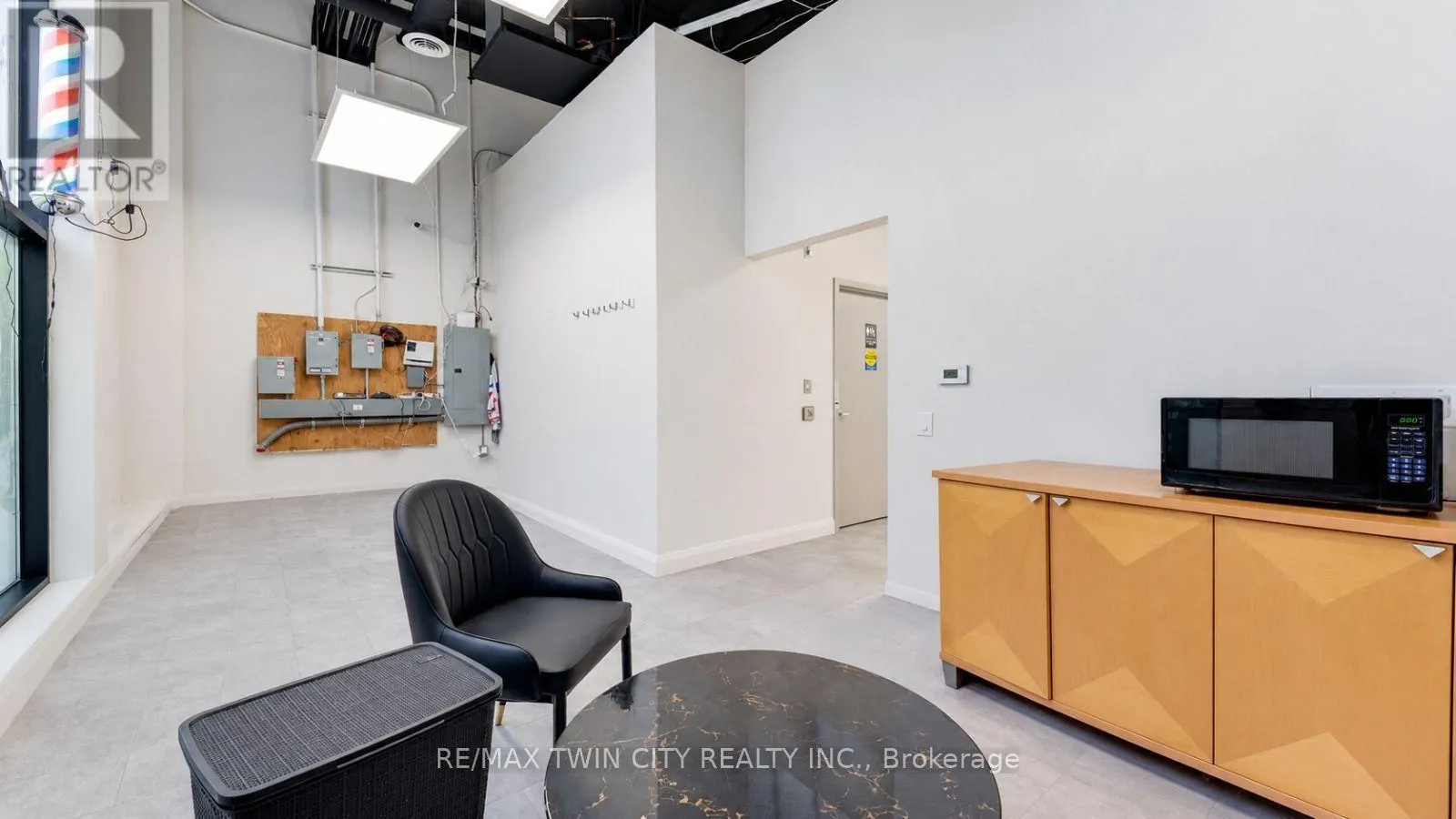 C4 - 873 FAIRWAY STREET N