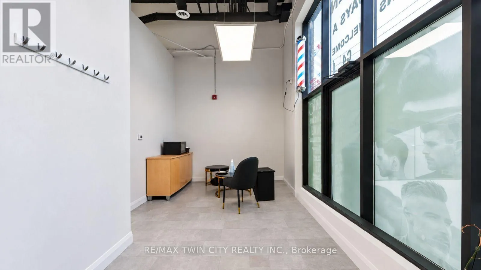 C4 - 873 FAIRWAY STREET N