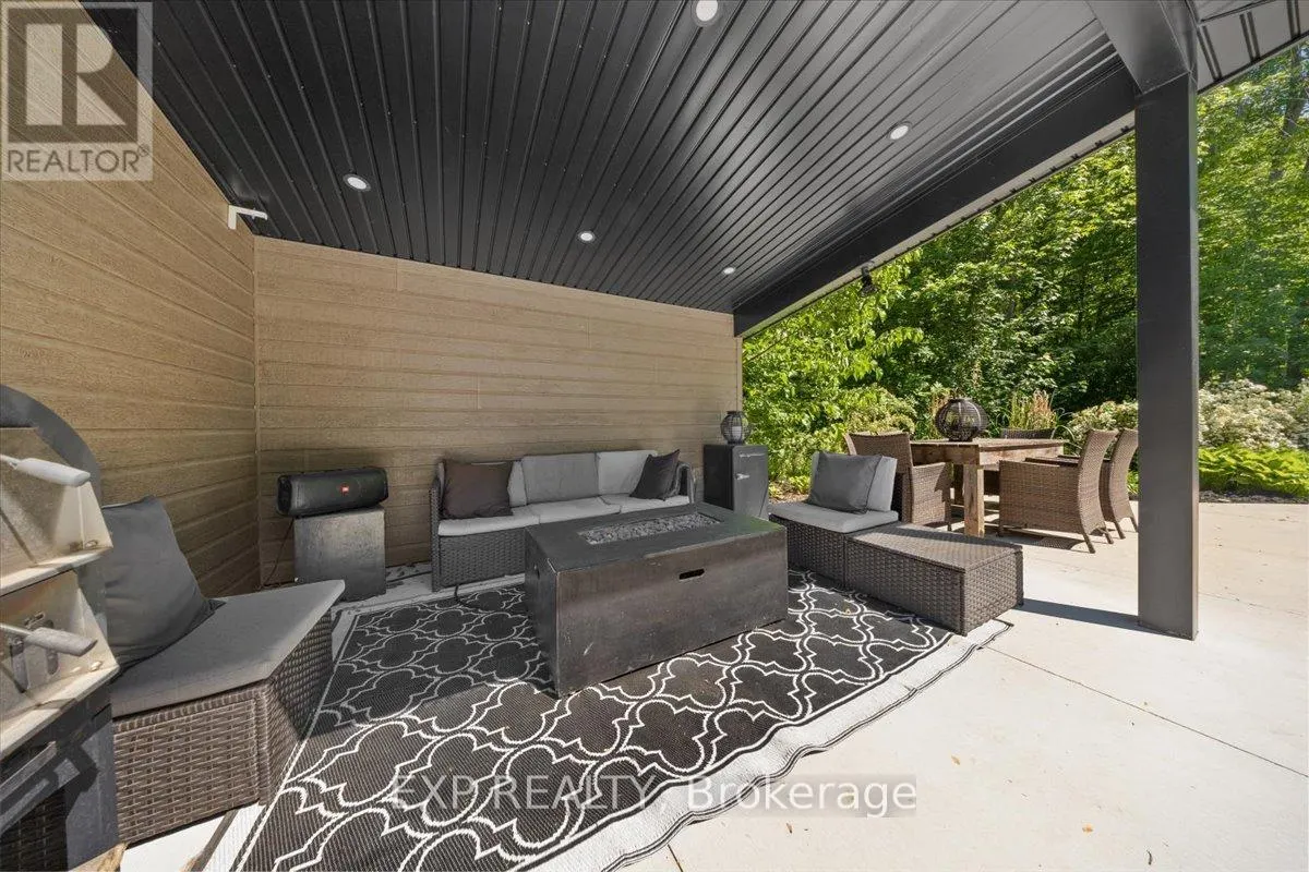 72 DARCYS WAY