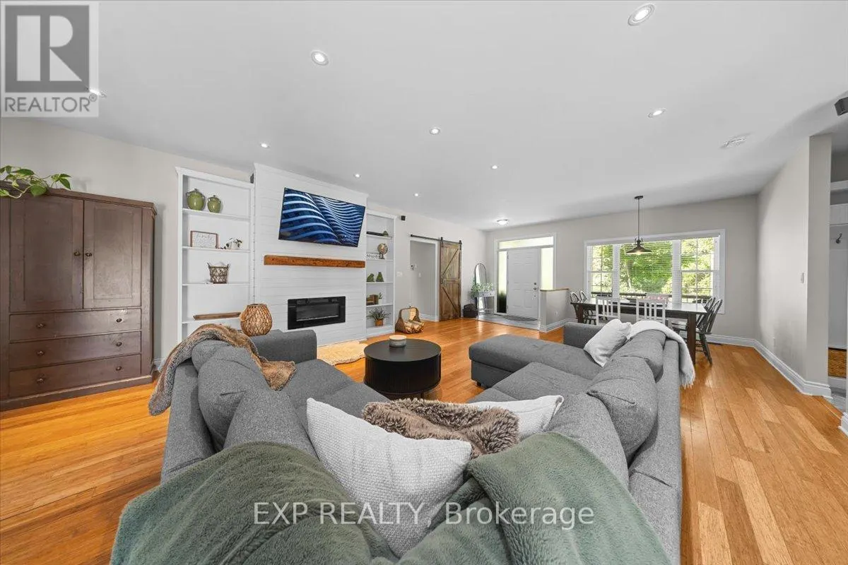 72 DARCYS WAY