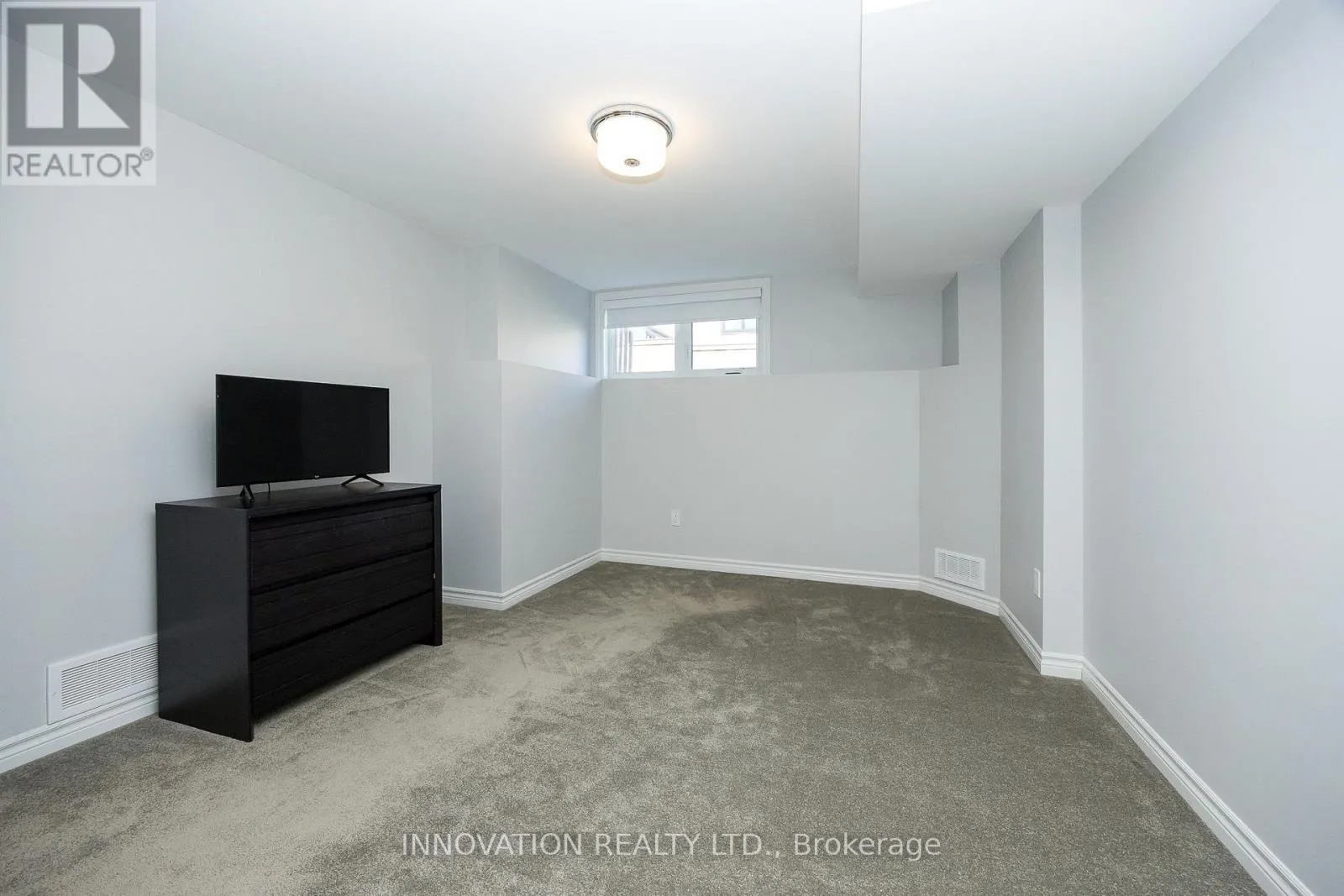 60 KAYENTA STREET