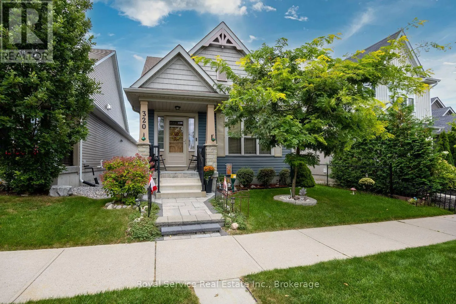 320 STRACHAN STREET