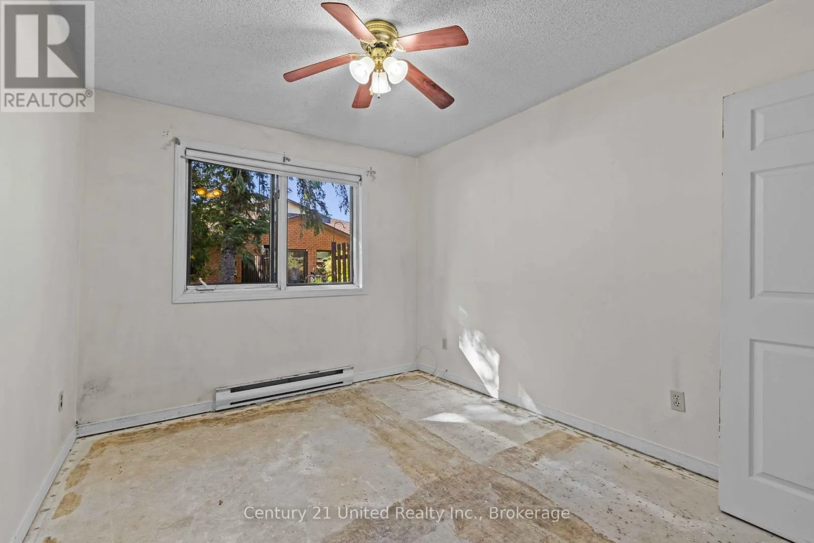 10 - 36 CHAMPLAIN CRESCENT #10